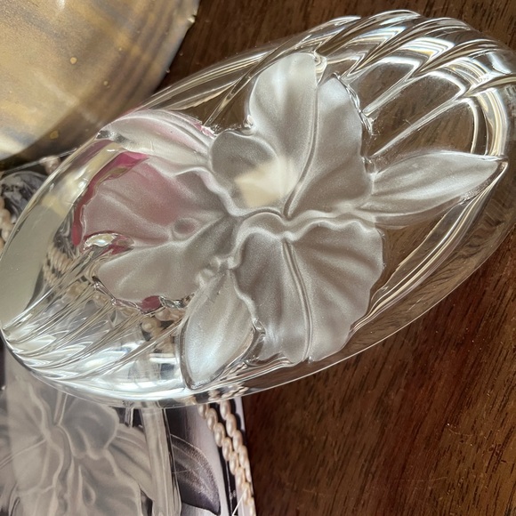 Studio Nova Iris Flower Oval Glass dish - Picture 2 of 5